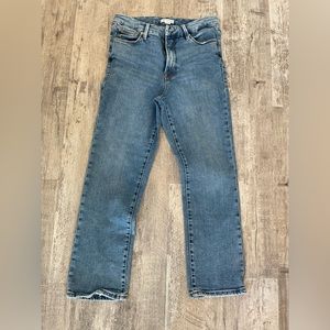 Women’s Size 8/29 Good American Distressed back pockets high rise straight cut